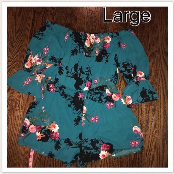 floral cold shoulder romper- boho w/ bell sleeves - Picture 5 of 5